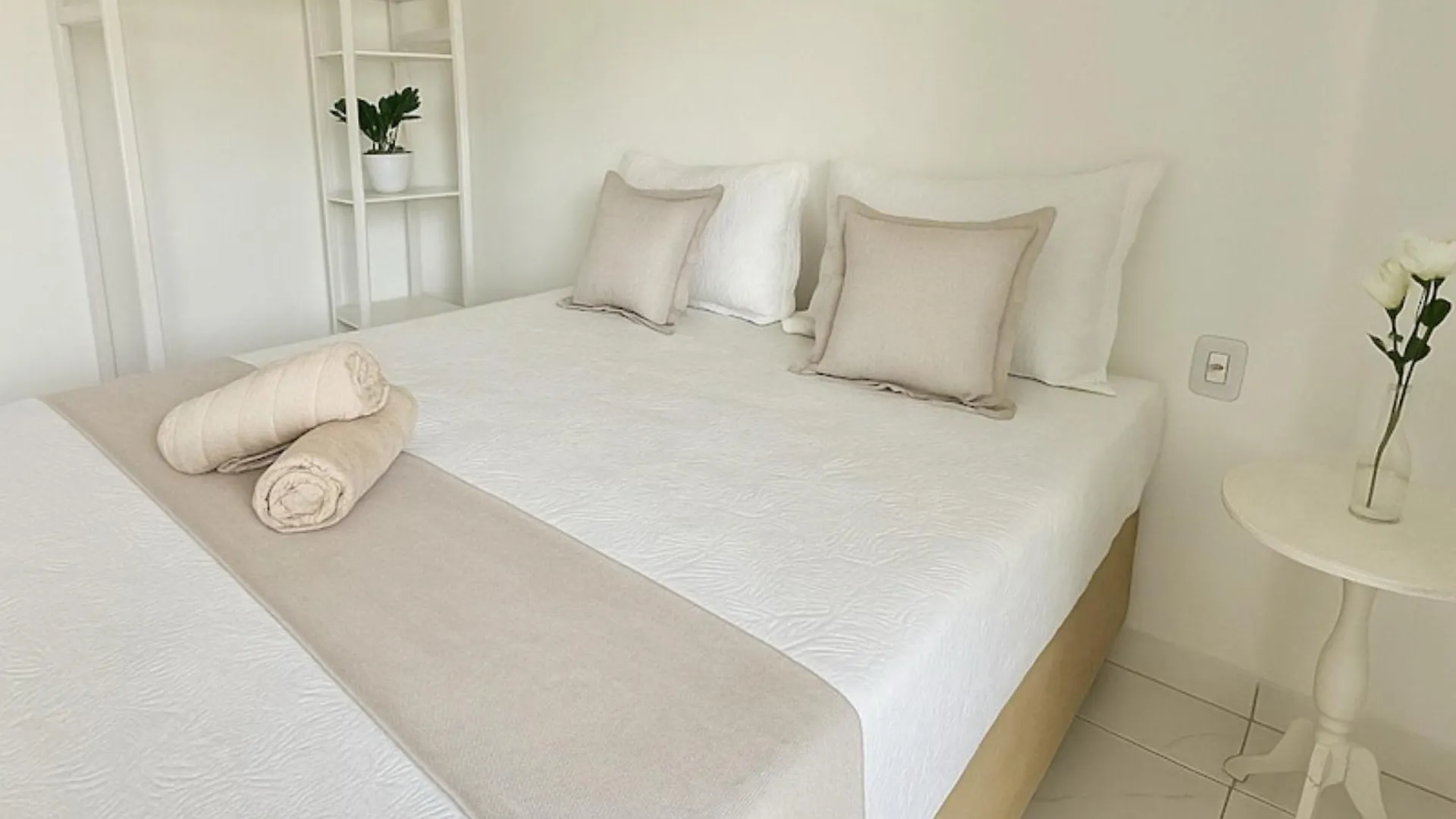 Apartment 202 Landscape - Torre Gold B